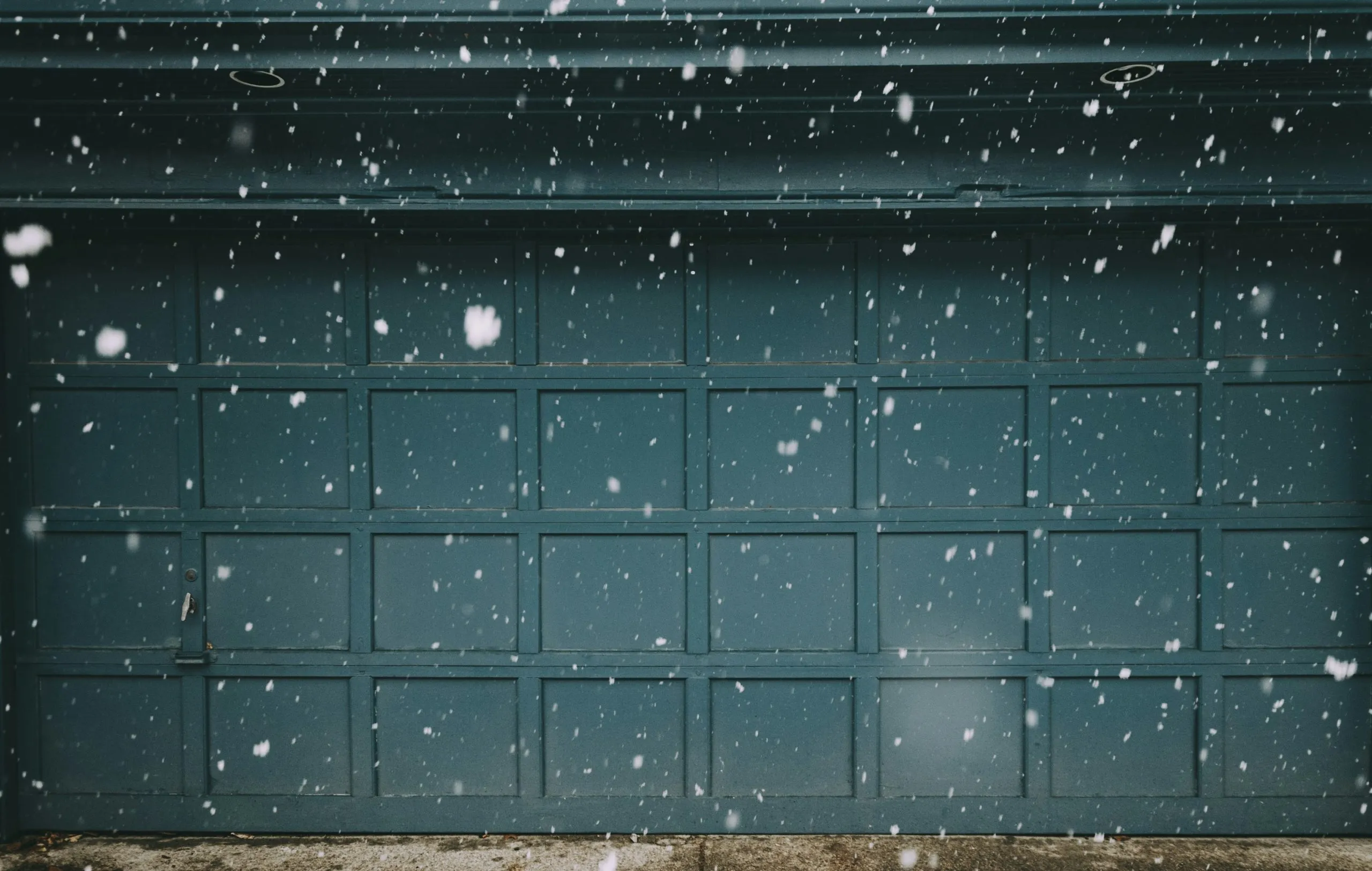 garage door in snow