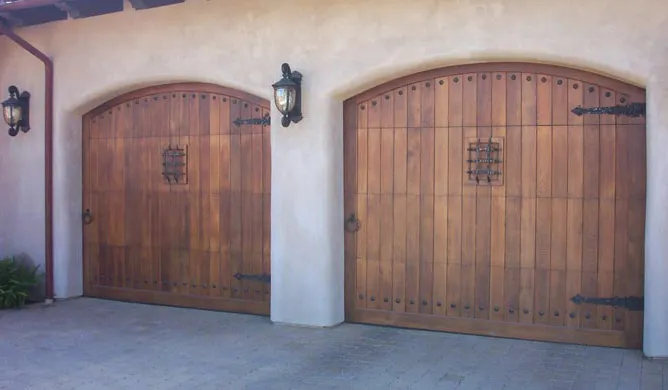Oak Summit Garage Doors - example 6